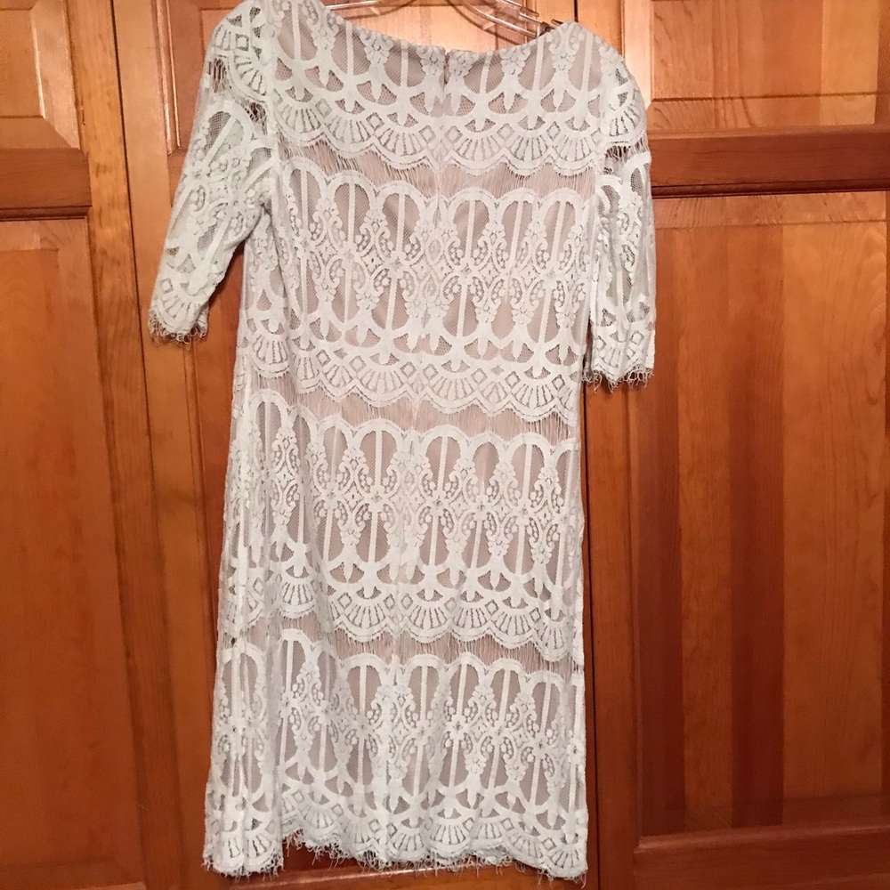 illusion lace dress - Picture 2 of 3